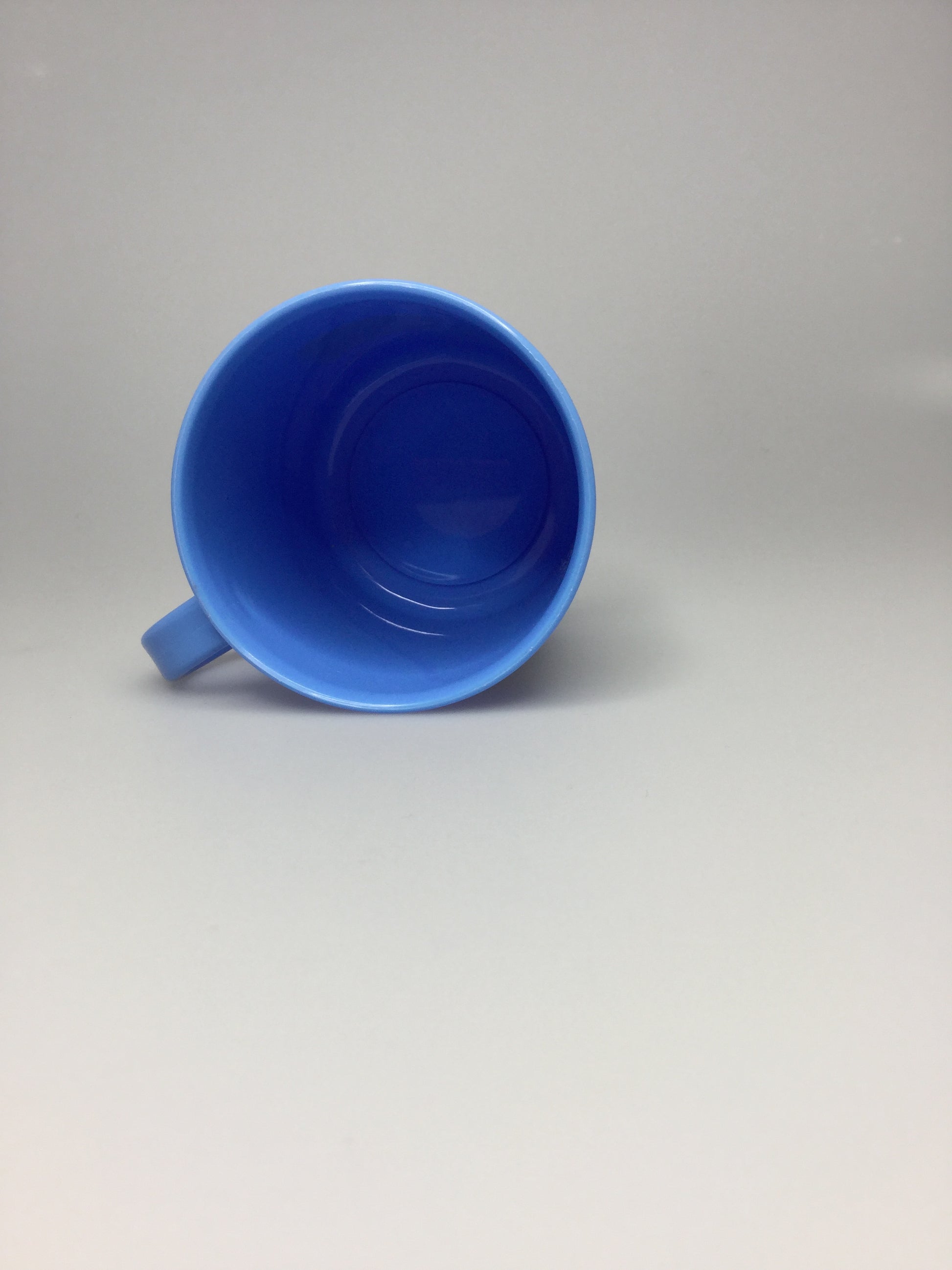 Plastic mugs 