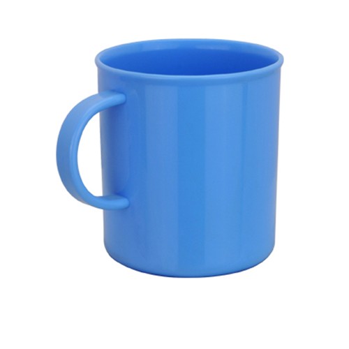 Plastic mugs 