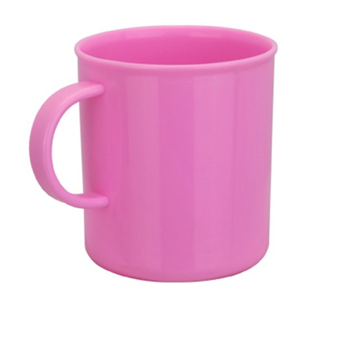 Plastic mugs 